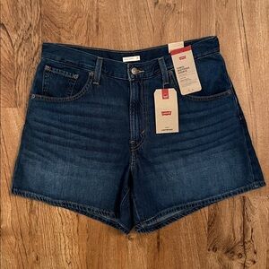 NWT Levi’s Cinch Mid-Thigh Shorts